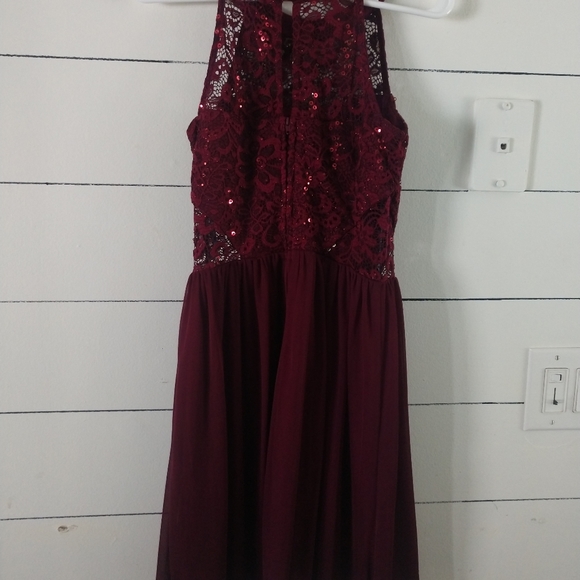 BCX formal Dress maroon sequin halter prom formal homecoming dance Size 3 - Picture 4 of 12
